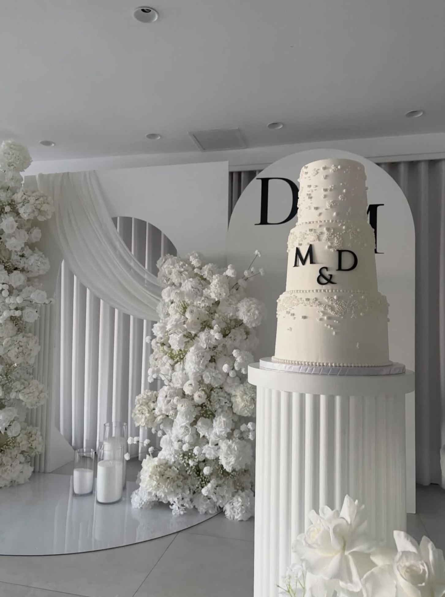 Custom cake creation by Mimo Desserts 4